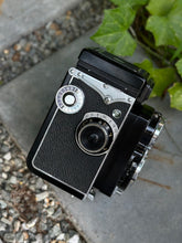 Load image into Gallery viewer, Yashica-D
