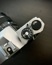 Load image into Gallery viewer, Pentax K1000 with Lens
