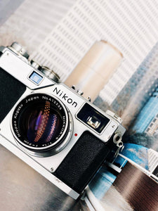 Nikon S4 with Lens