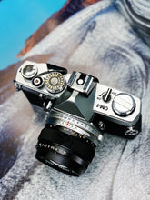 Load image into Gallery viewer, Olympus OM-1 Silver with Lens

