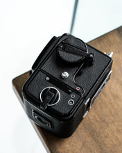Load image into Gallery viewer, Hasselblad 500C/M Black
