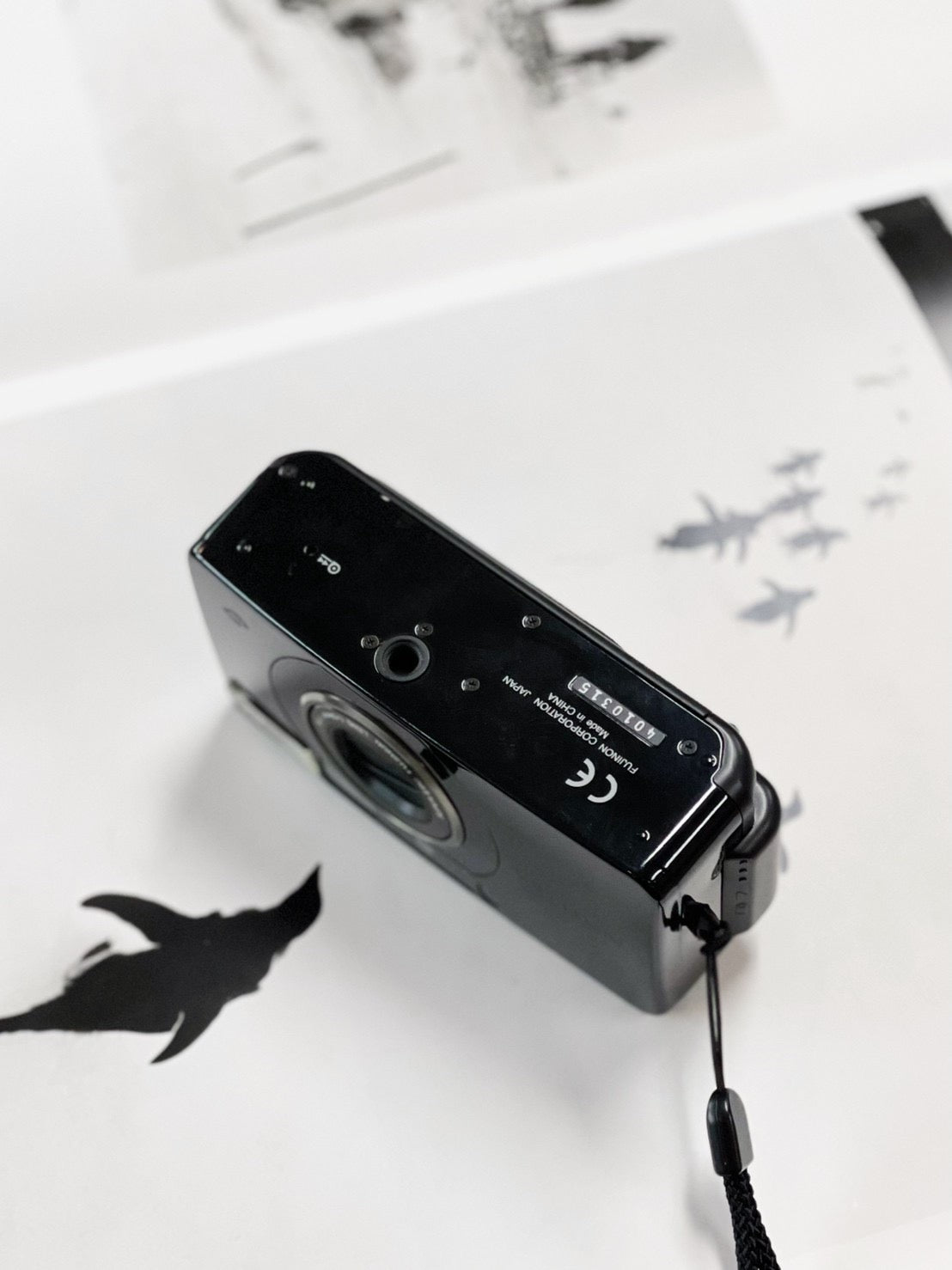 FUJIFILM Natura S Piano Black – kit_camera