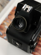Load image into Gallery viewer, Hasselblad 500C/M SSS（1971-1981）10TH Anniversary + PME51 Finder
