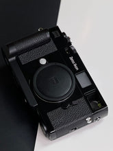 Load image into Gallery viewer, Zeiss Ikon ZM Black

