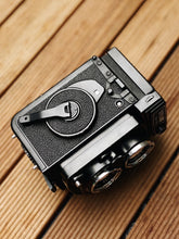 Load image into Gallery viewer, Yashica Mat-124 G
